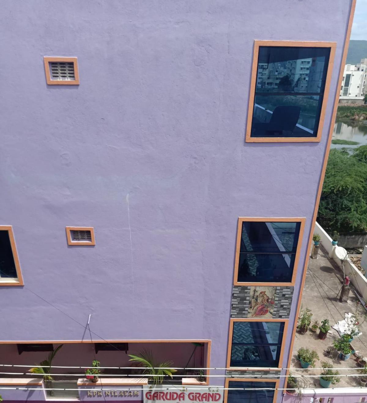 Appartement Garuda Grand à Tirupati Extérieur photo